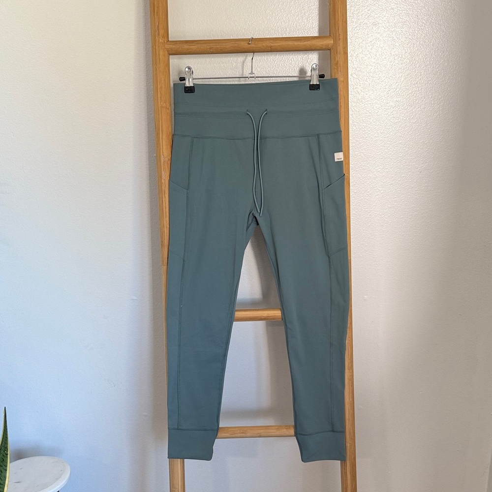 Vuori Women's Teal Leggings NOWT